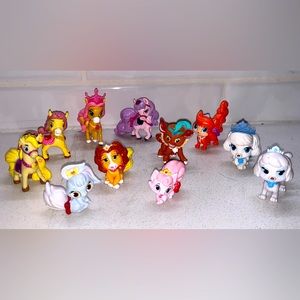 Lot of 11x Disney Princess Whisker Haven Tales Palace Pets Mini Figure Toys